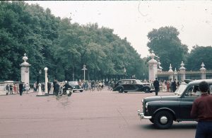 London Royal Family arrival at the palace